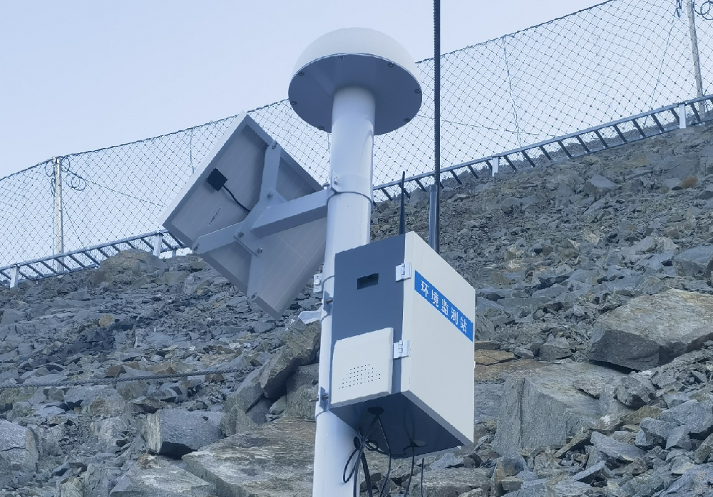 GNSS位移监测站：巴林左旗国道公路工程应用案例